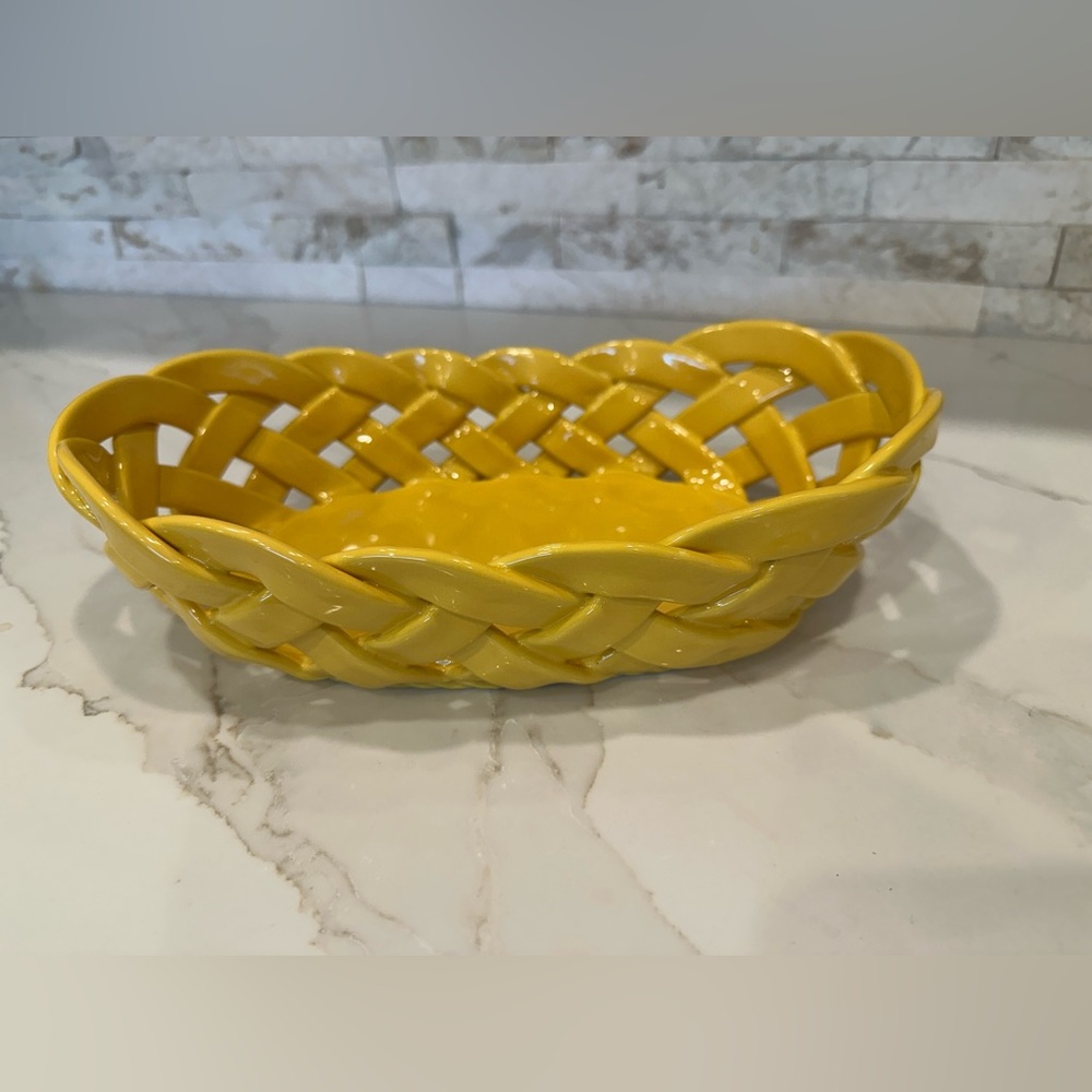 Primo'Gi Ceramic Yellow Woven Basket, Handmade in Italy - Picture 10 of 11
